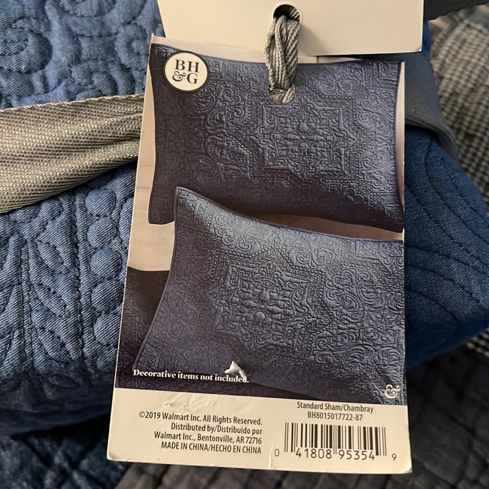 Better Homes & Garden chambray shams standard set
